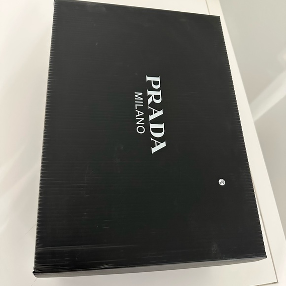 Brand new Prada sneakers size 38 - Picture 4 of 8